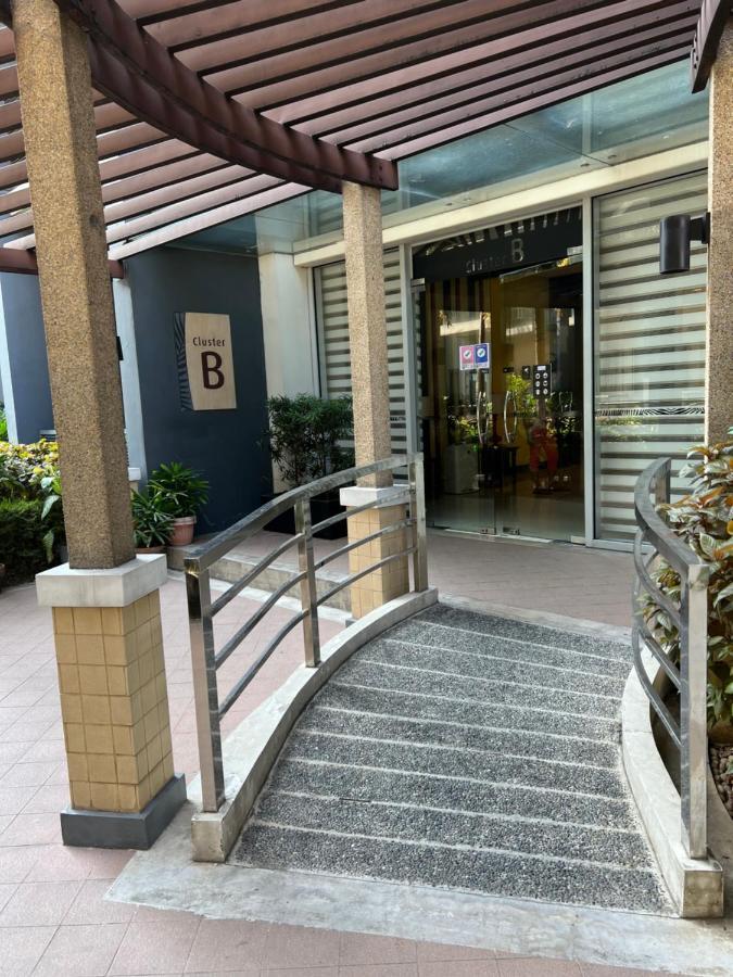 Telly'S Studio Across Naia3 Manila Exterior photo